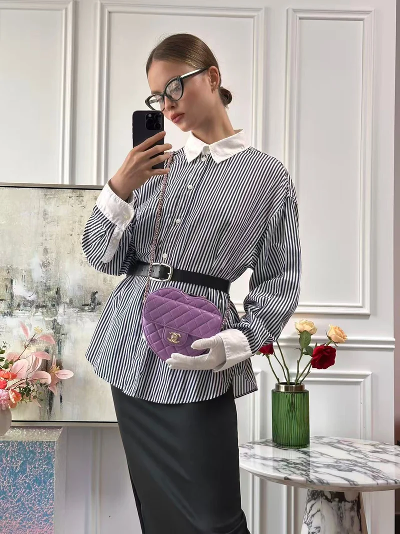 Chanel Lila CC in Love Herz Clutch aus Lammleder 2022