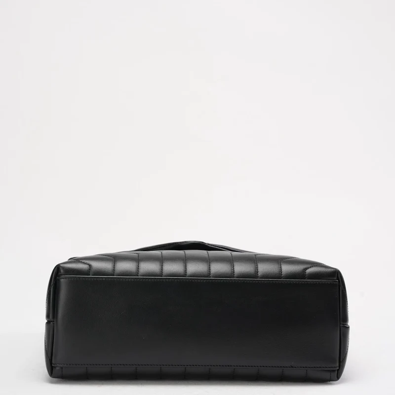 Schwarze Loulou Schultertasche von Saint Laurent (mittelgroß)