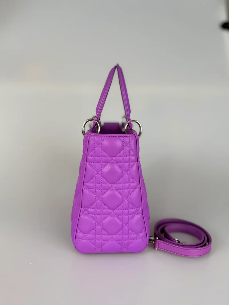 Dior Lady Dior Bag Medium Lila Lammleder mit silberner Hardware