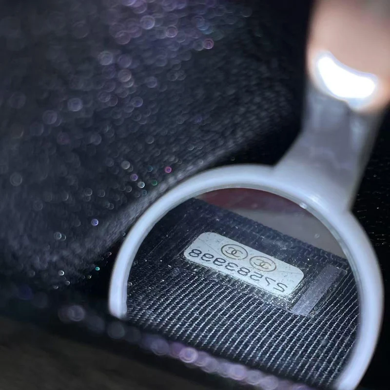 Chanel Black Caviar Wallet an der Kette (WOC) Goldbeschläge