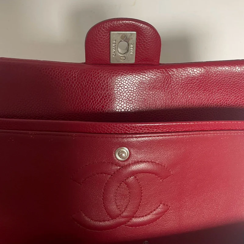 Chanel Burgunderrote klassische Flap Bag Caviar 2012