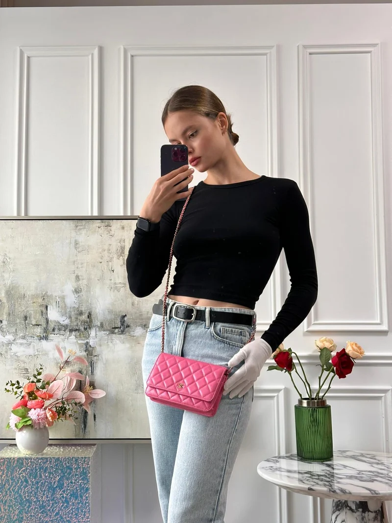 Chanel Timeless Wallet mit Kette, Hot Pink Caviar Leder