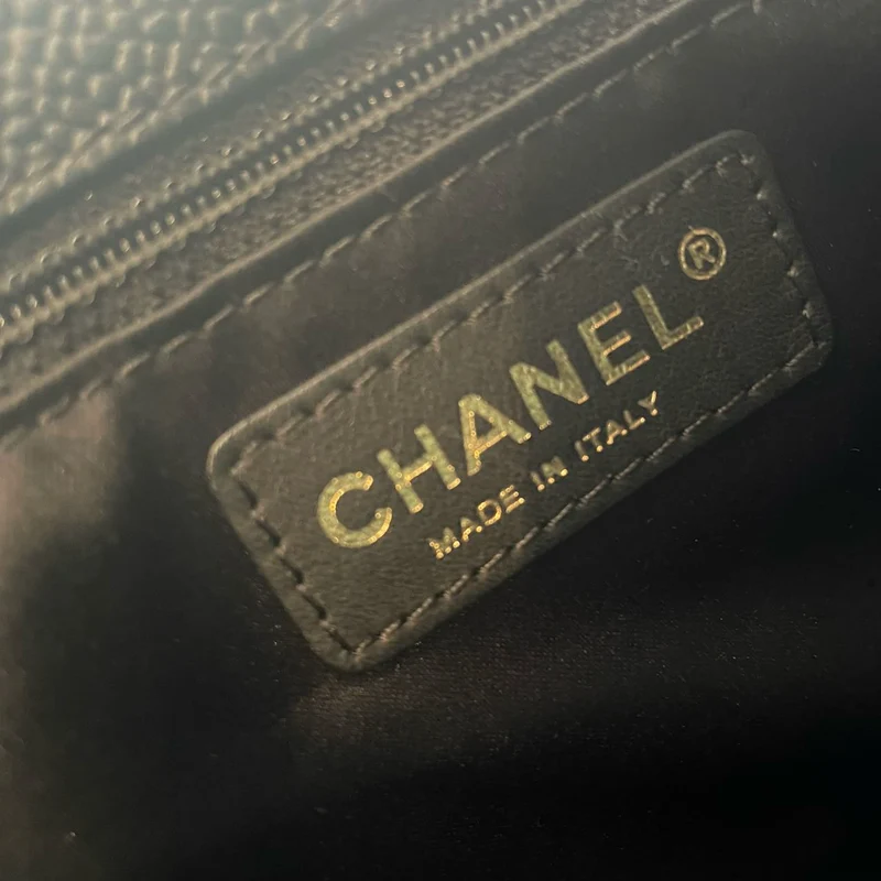 Chanel GST Schwarze Tasche aus Cavier-Leder mit goldenen Beschlägen von 2014, Teil 1