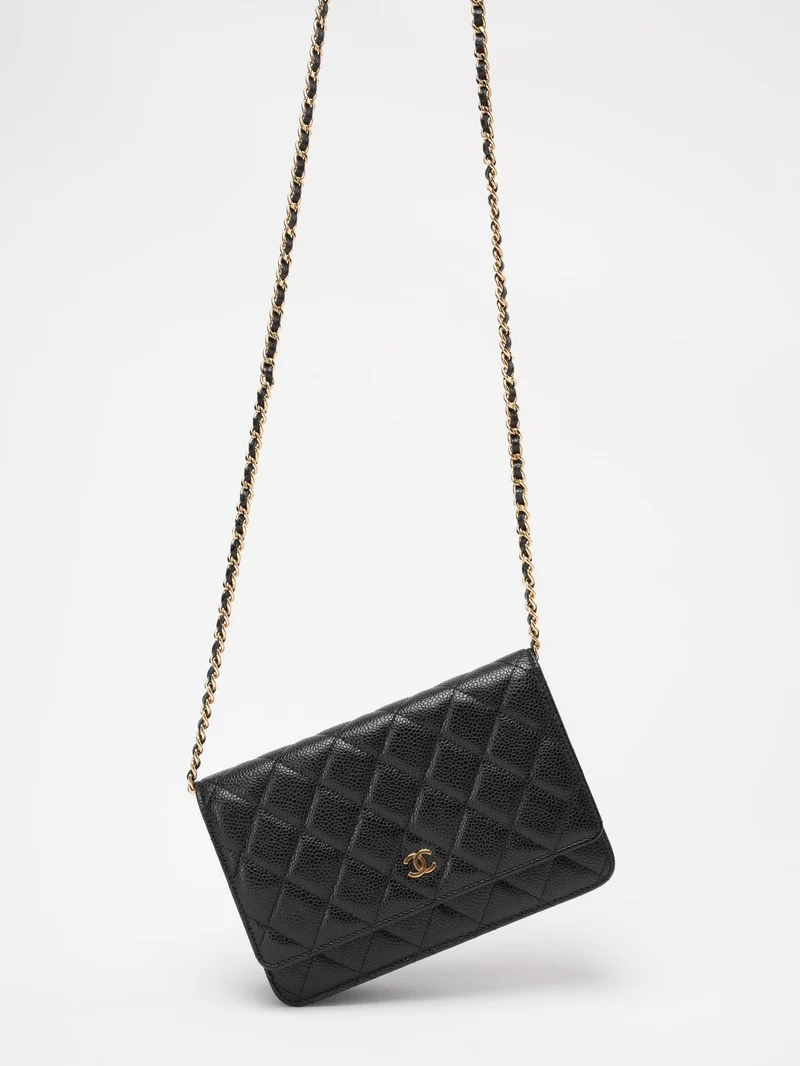 Chanel Schwarze klassische Geldbörse mit Kette WOC Bag Caviar 2013-2014