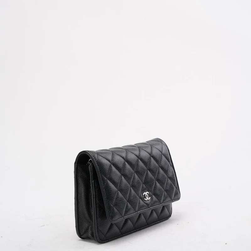 Chanel Schwarze klassische Brieftasche mit Kette (WOC) Caviar 2020