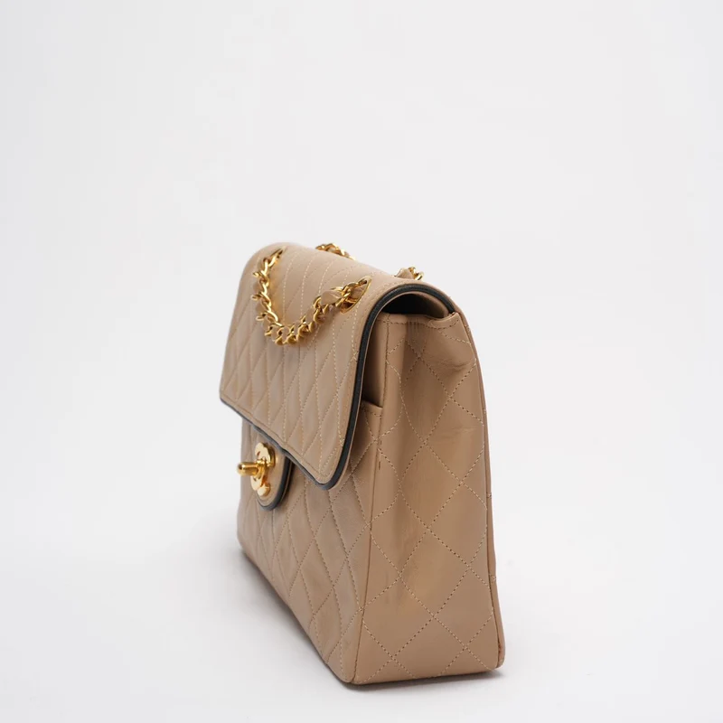 Chanel Vintage Zweifarbige zeitlose Flap Bag Schwarz Beige