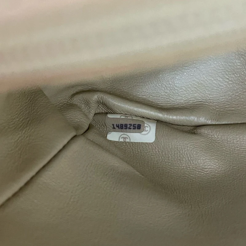 Chanel Vintage Zweifarbige zeitlose Flap Bag Schwarz Beige