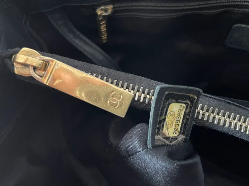 Chanel Black Grand Shopping Tote Bag aus Kaviarleder mit goldenen Beschlägen