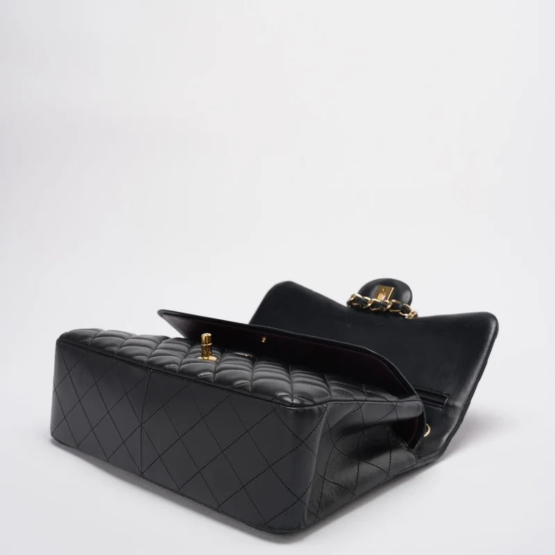 Chanel Timeless Classic Flap Bag Schwarzes Jumbo-Steppleder Goldbeschläge