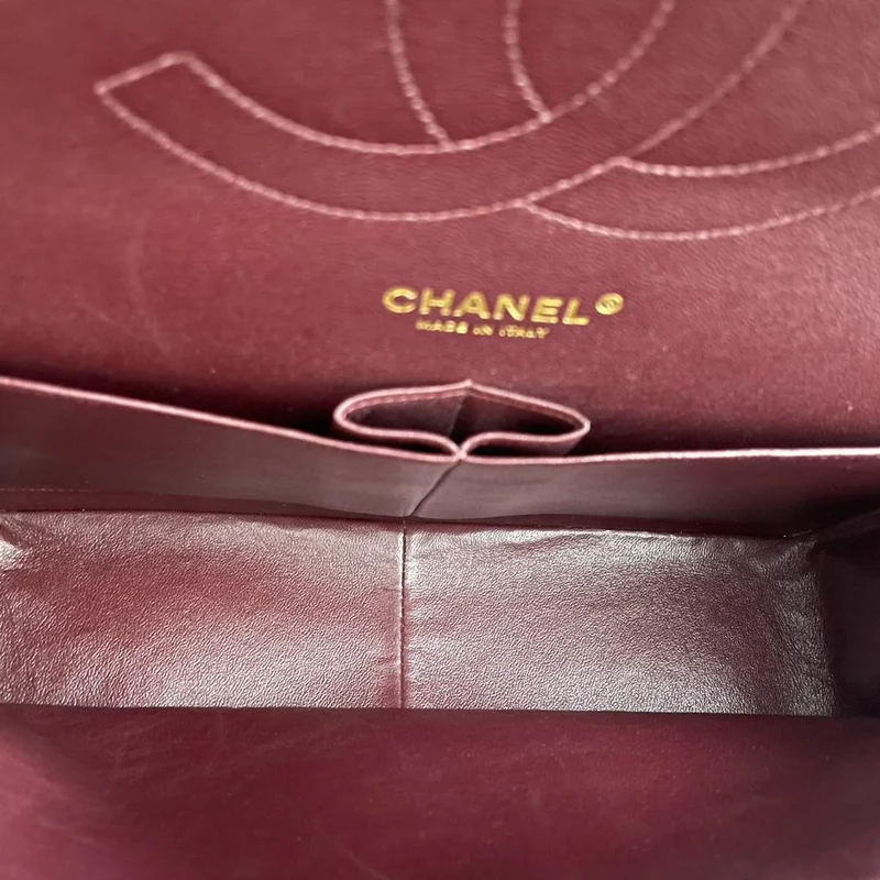 Chanel Timeless Classic Flap Bag Schwarzes Jumbo-Steppleder Goldbeschläge