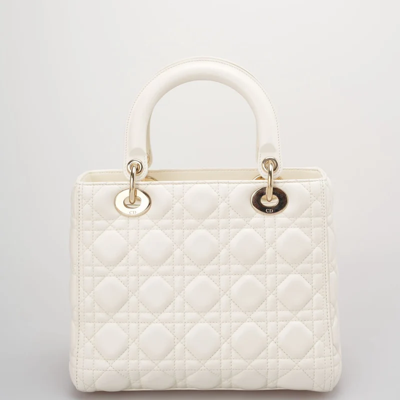 Christian Dior Weiße mittelgroße Lady Dior Tasche aus Cannage-Lammleder mit goldenen Beschlägen
