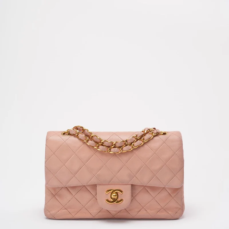 Chanel Vintage – Kleine klassische Flap-Tasche aus rosa Lammleder
