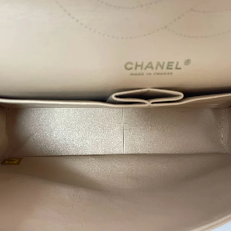 Chanel Classic Jumbo Double Flap Bag Beiges Lammleder