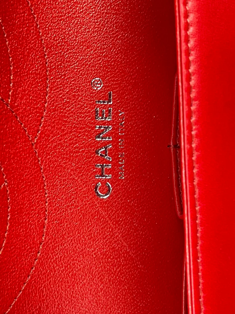 Chanel Red Timeless Classic Jumbo-Tasche aus Lammleder mit silberner Hardware