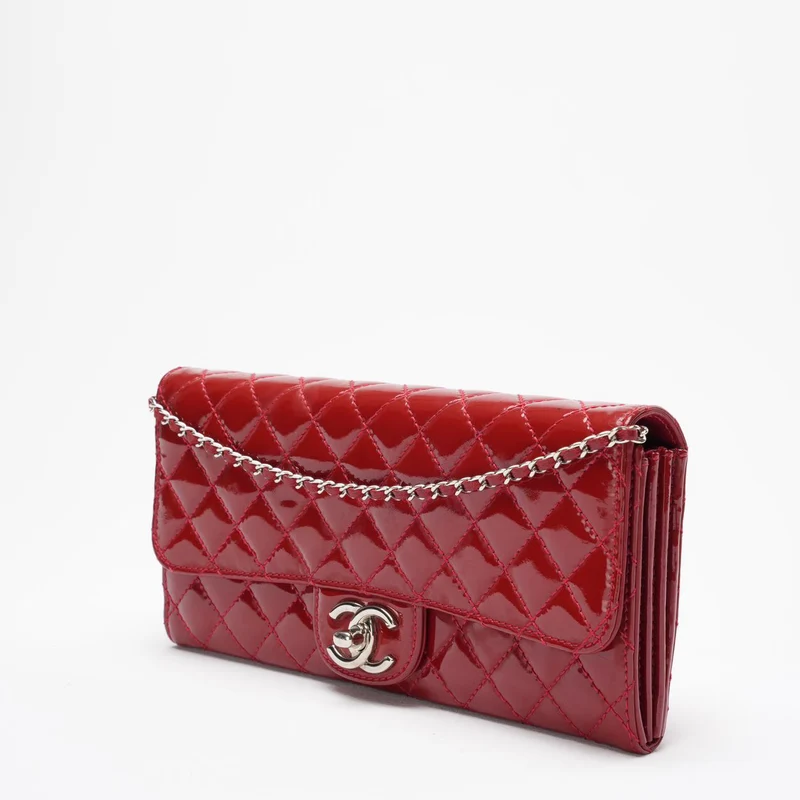 Chanel Timeless Wallet an der Kette East West in Rot