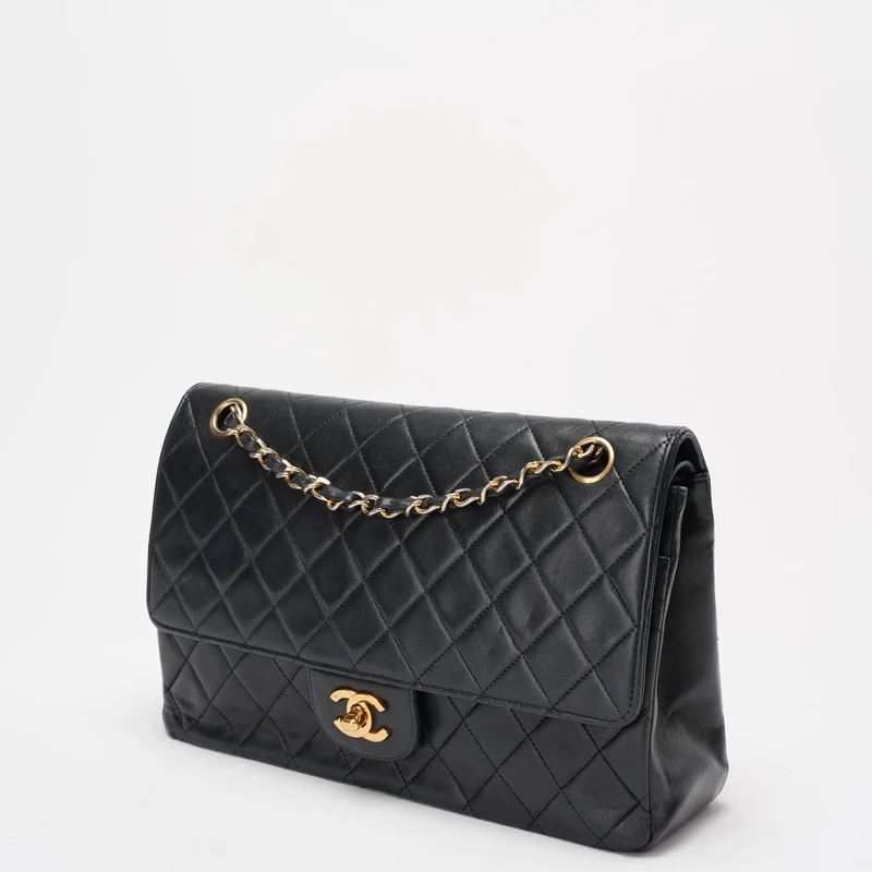Chanel Vintage Schwarze zeitlose klassische Klappentasche 1990er Jahre