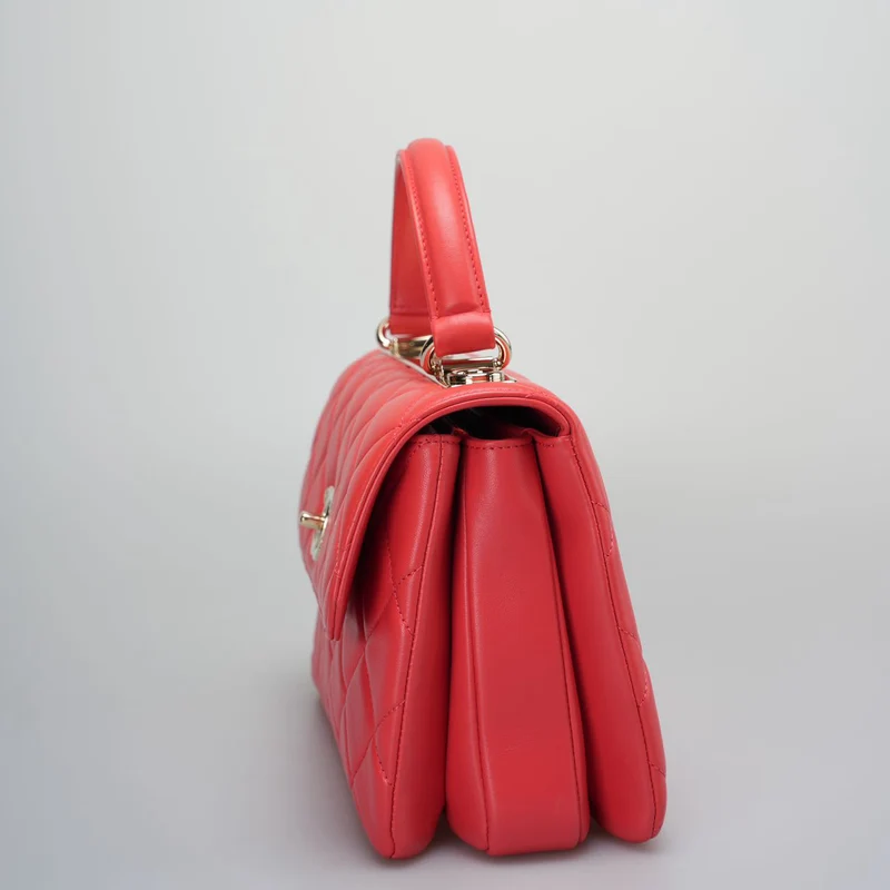 Chanel Rote kleine trendige CC-Tasche aus Lammleder mit champagnergoldener Hardware