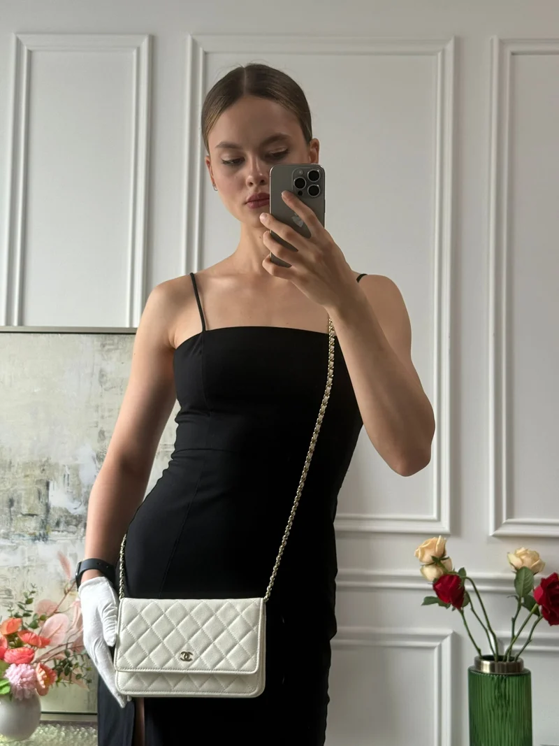 Chanel Geldbörse mit Kette (woc) Weißes Kaviarleder 2022