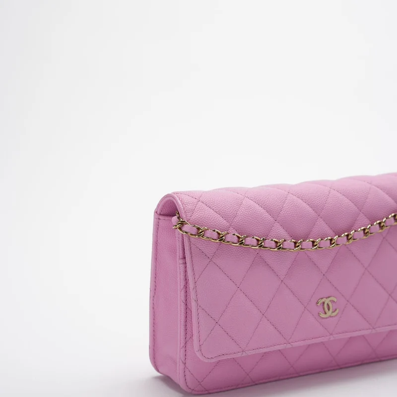 Chanel Geldbörse mit Kette in Rosa Kaviarleder Woc