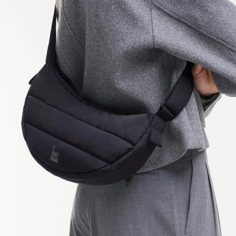 GOT BAG Puffer Moon Bag Small Monochrome Schwarz
