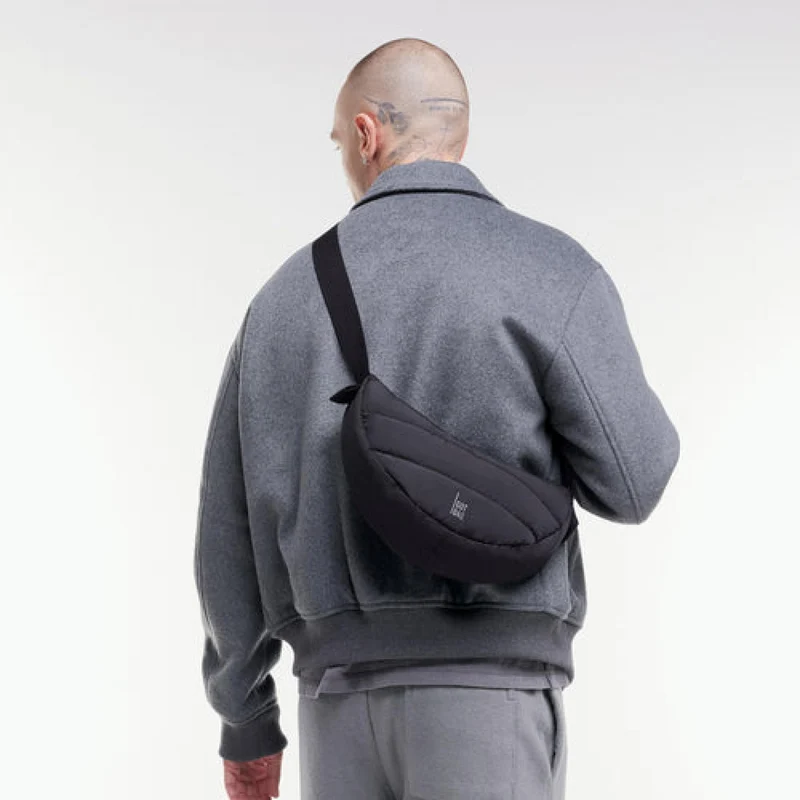 GOT BAG Puffer Moon Bag Small Monochrome Schwarz