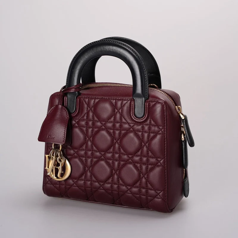 Christian Dior Cannage Lily Einkaufstasche aus Lammleder in Burgunderrot