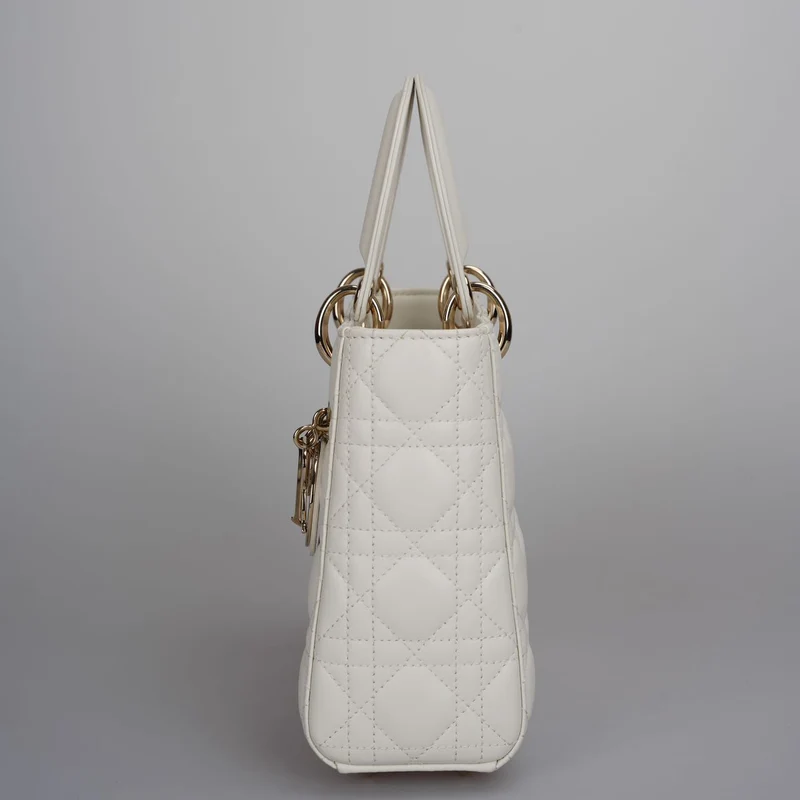 Christian Dior – Kleine Lady Dior-Tasche aus weißem Cannage-Lammleder mit goldenen Beschlägen, 2020