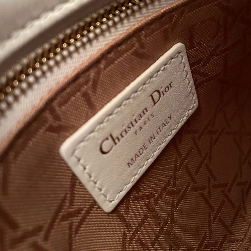 Christian Dior – Kleine Lady Dior-Tasche aus weißem Cannage-Lammleder mit goldenen Beschlägen, 2020