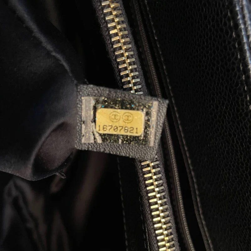 Chanel Schwarze Grand Shopping Tote Schwarze GST Tasche Kaviar 2012