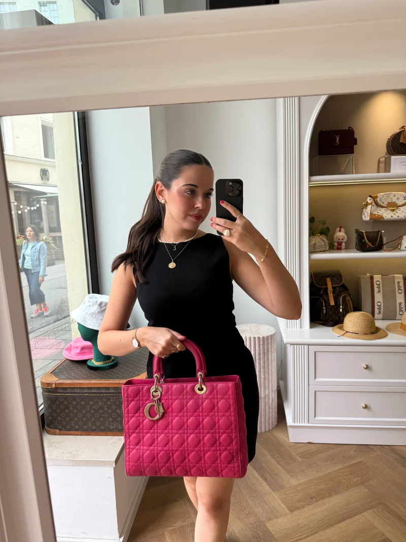 Christian Dior – Große Cannage Lady Dior aus Lammleder in Rosa mit goldener Hardware