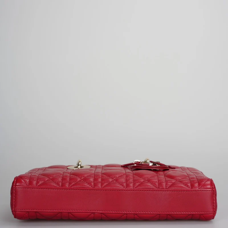 Rote mittelgroße Cannage Lady D-Joy-Tasche aus Lammleder von Dior
