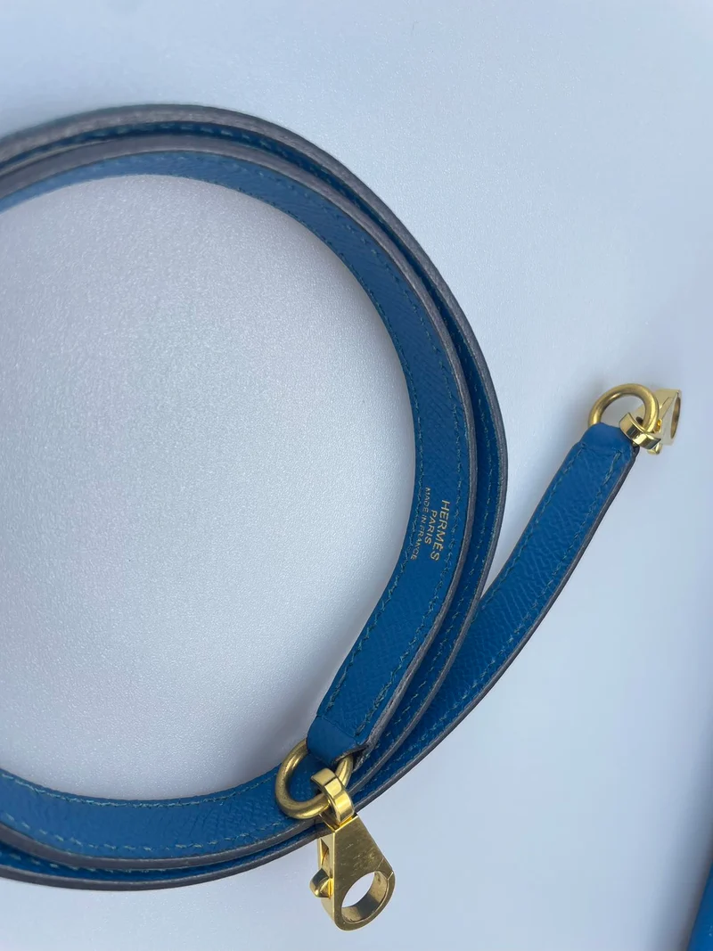 Hermes Kelly Sellier Tasche 28cm aus blauem Epsom-Leder mit goldener Hardware