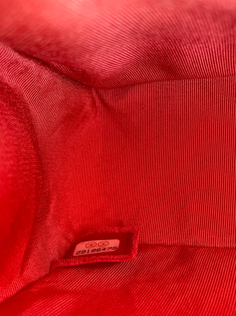 Chanel Medium Le Boy Tasche in Pink mit goldenen Metallteilen
