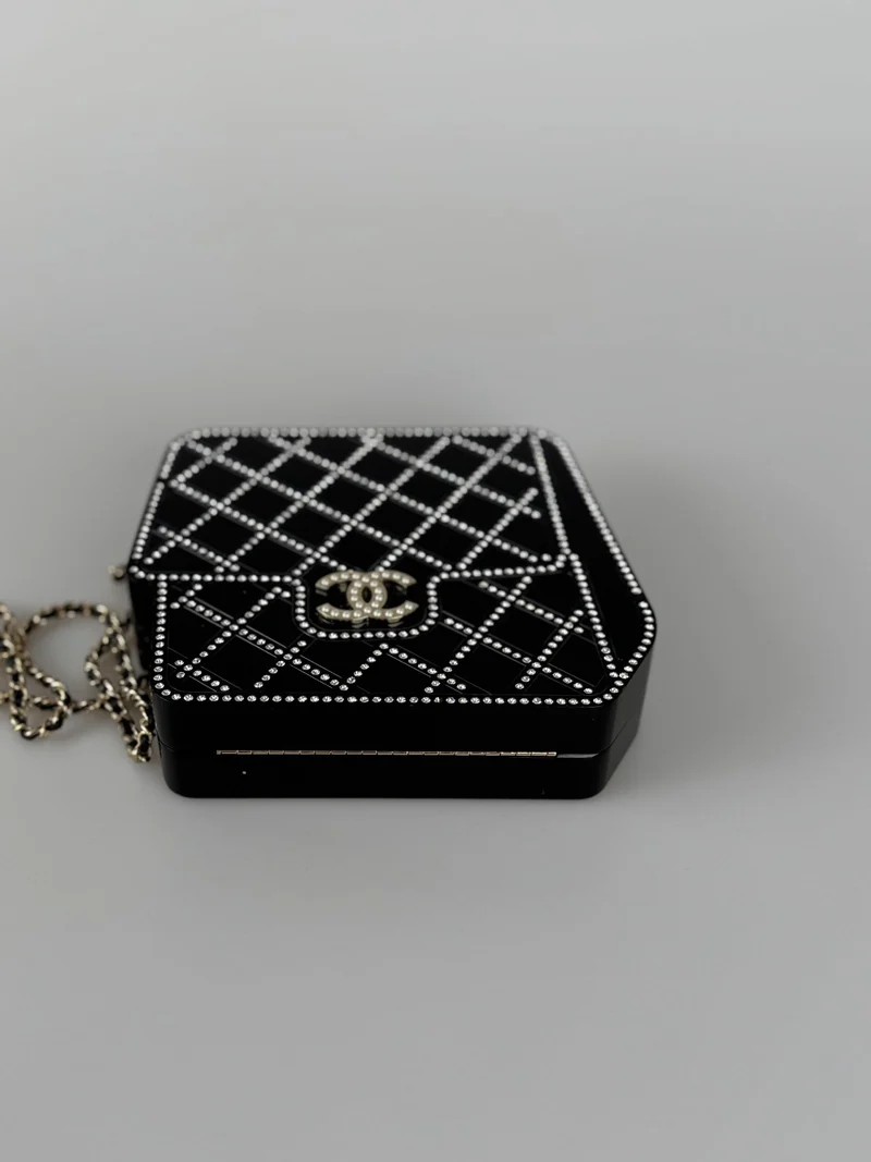 Chanel Runway Schwarze Harz Kristall Perle Abend Clutch Schulterbox Limitierte Auflage