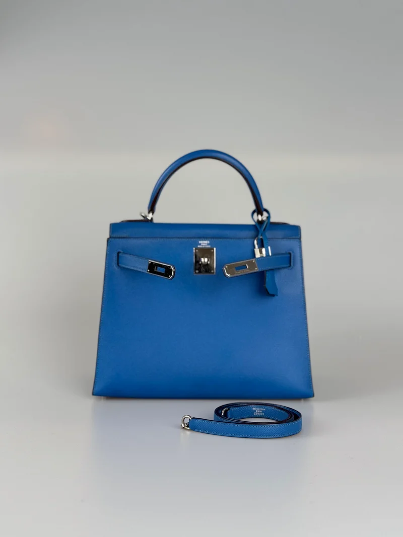 Hermes Kelly 28cm Sellier Tasche aus blauem Epsom-Leder mit silberner Hardware