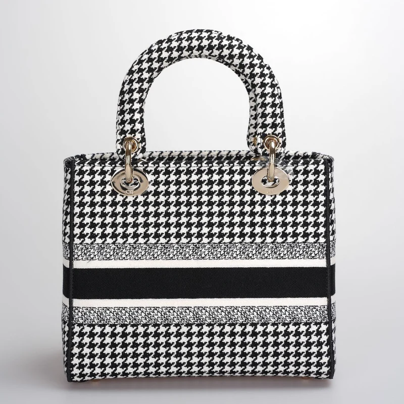 Christian Dior – Mittlere Lady D-Lite-Tasche aus Canvas mit Hahnentrittmuster in Schwarz und Weiß