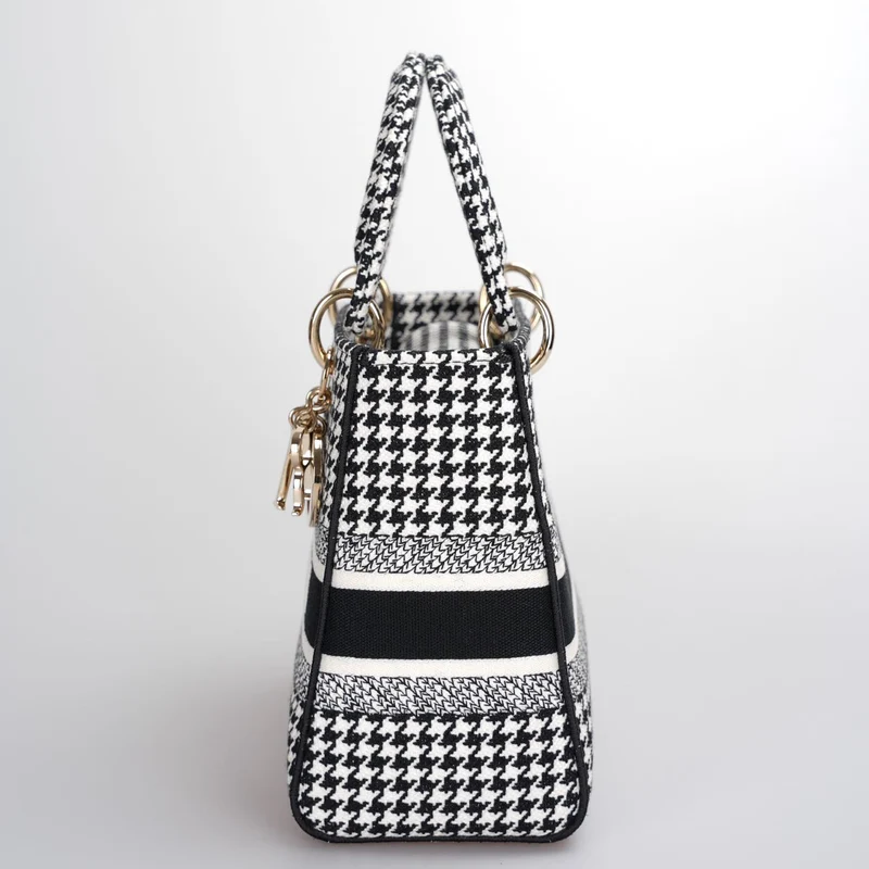 Christian Dior – Mittlere Lady D-Lite-Tasche aus Canvas mit Hahnentrittmuster in Schwarz und Weiß