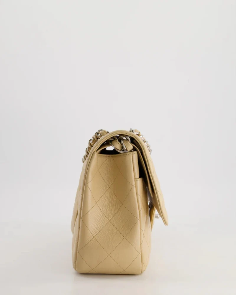 Chanel zeitlose Flap Bag Beige Jumbo Size Caviar Leder mit silberner Hardware