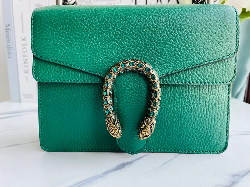 Gucci Dionysus Mini-Tasche in Smaragdgrün