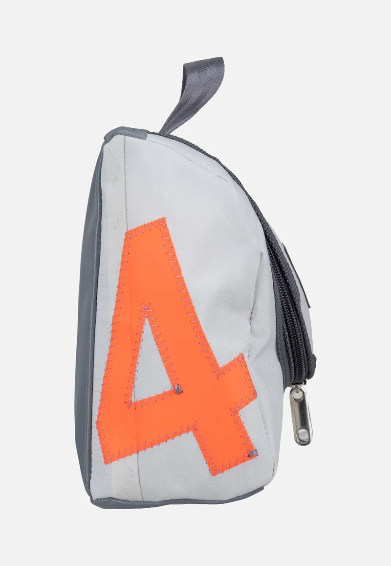 Matrose XL Weiss/Zahl Neonorange - Kulturbeutel