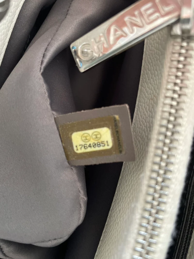 Chanel Medium White Grand Shopping Tote Bag aus Kaviarleder mit silberner Hardware