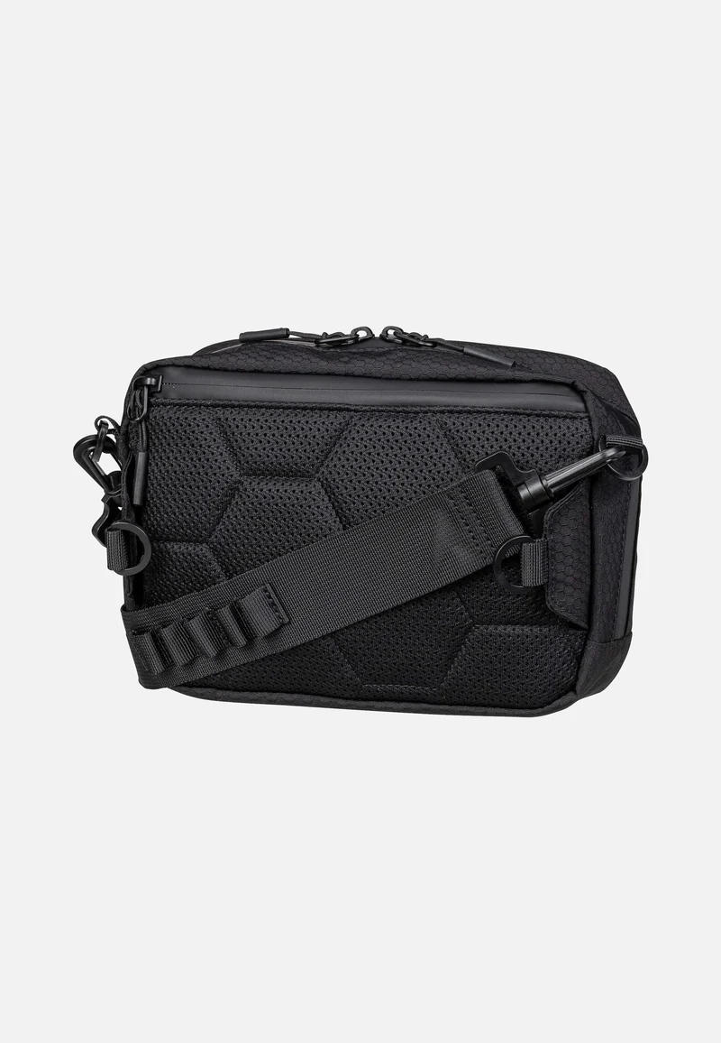Banff Chestbag All Black - Crossbody Bag