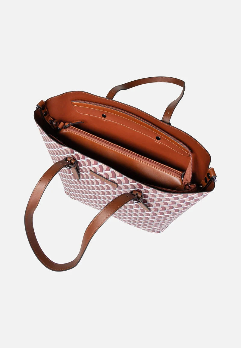 Ella L Oyard - Shopper