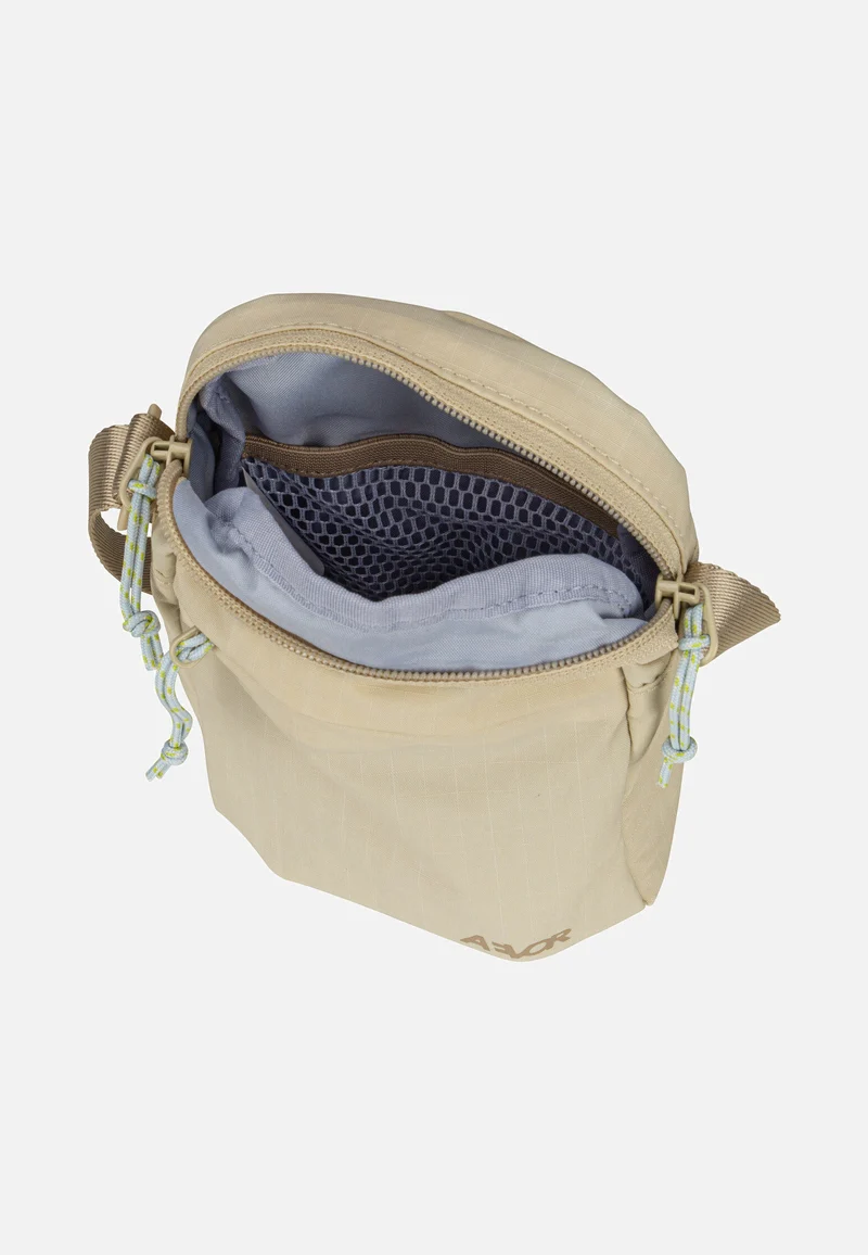Easy Ride Pouch Off-White - Crossbody Bag