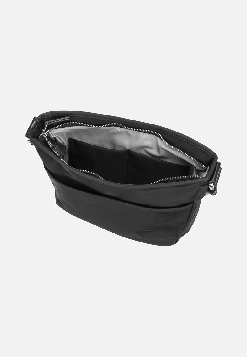 Hunter VCT45 Black - Crossbody Bag